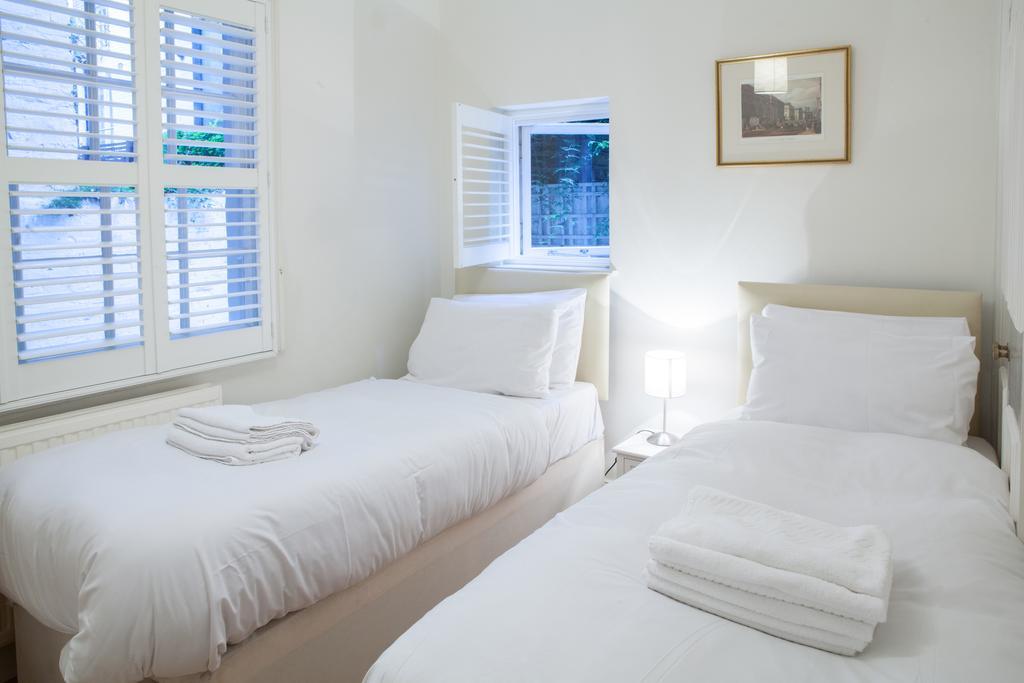 Victoria Station Apartment London Exterior photo