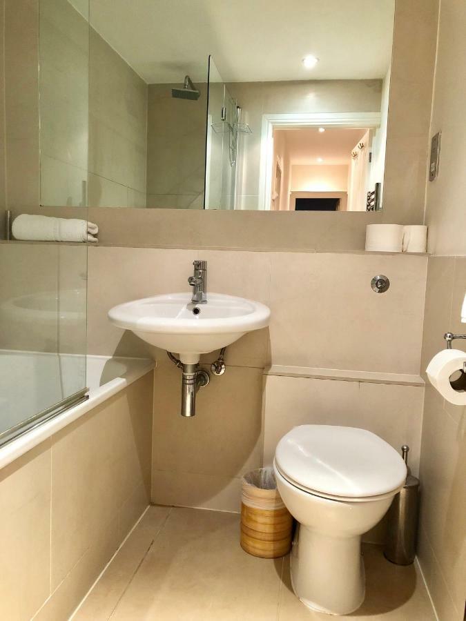 Victoria Station Apartment London Exterior photo